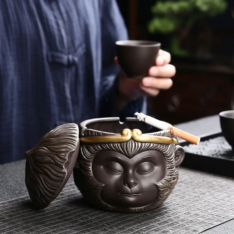 

Ashtray with cover new Chinese light luxury home living room windproof creative personality trend Wukong large ashtray