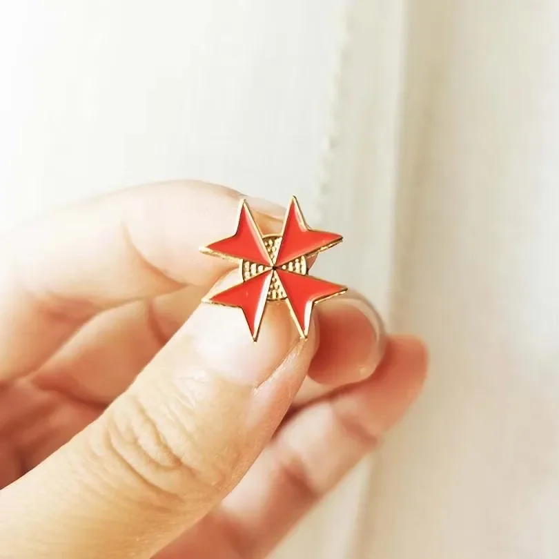 Готическая вечеринка рыцари тамплиеров Мальтийский крест масонская булавка