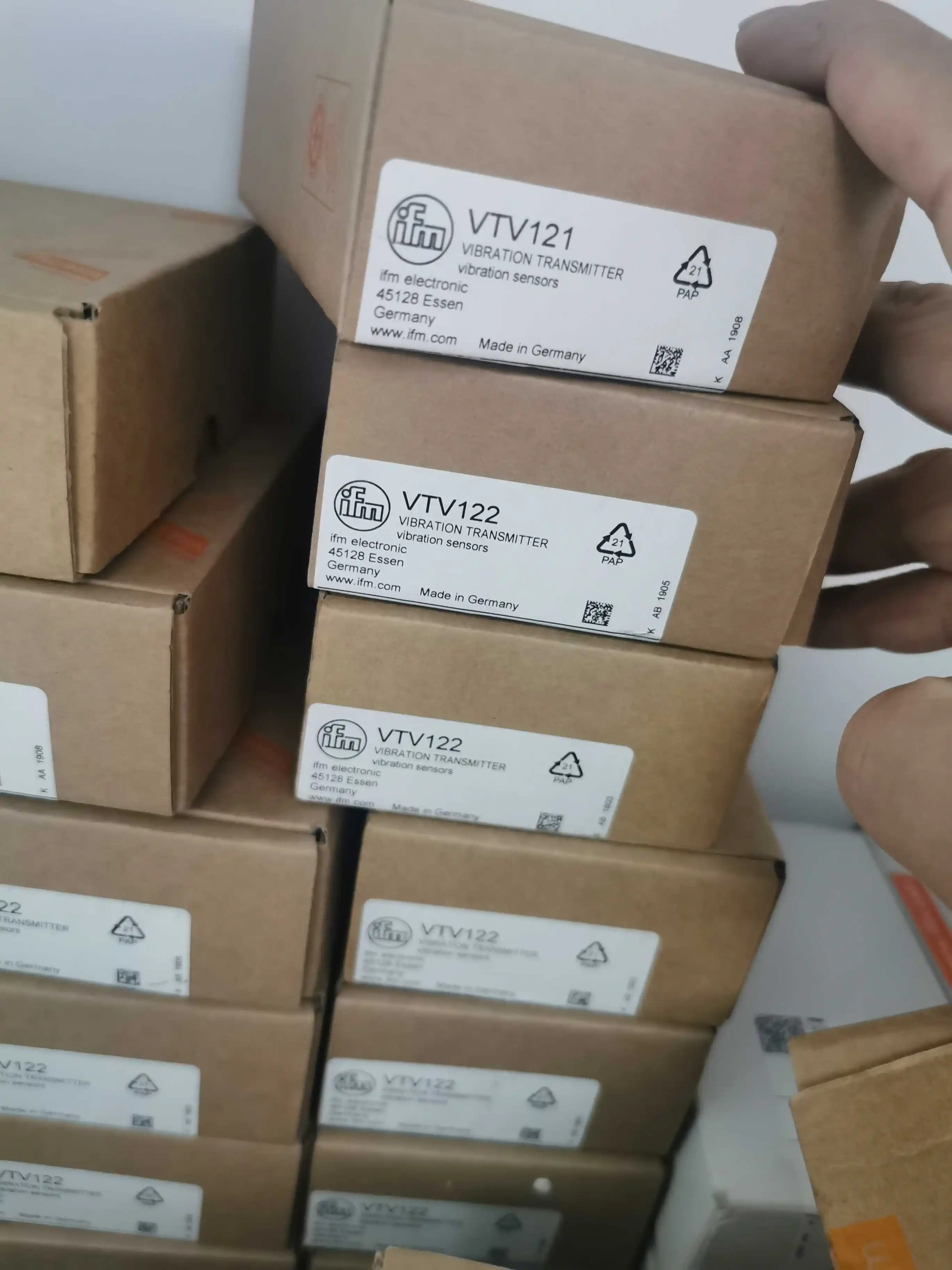 

New for IFM VTV121 VTV122 VKV021 VK022 vibration sensor