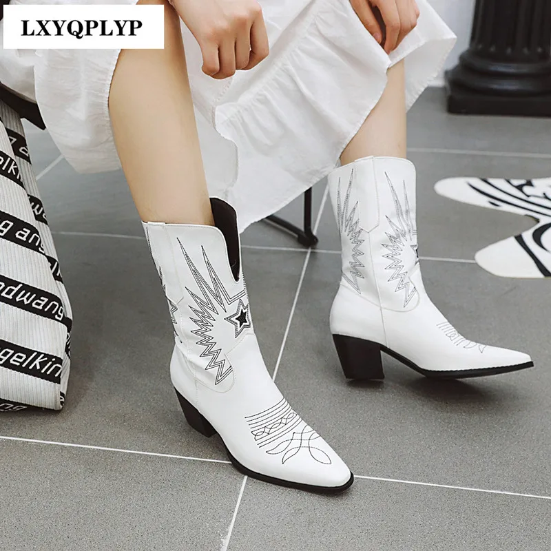 

with Retro Pointed Toe Roman Boots Print Short Tube New European and American Autumn and Winter Women's Boots