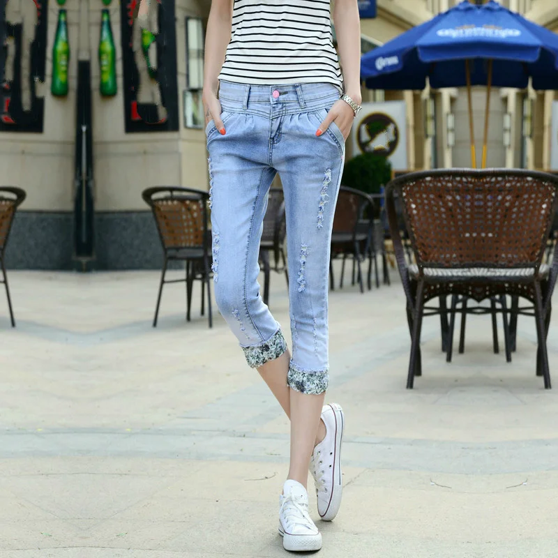 Женские джинсы-капри до щиколотки Узкие рваные с завышенной талией лето 2022 |