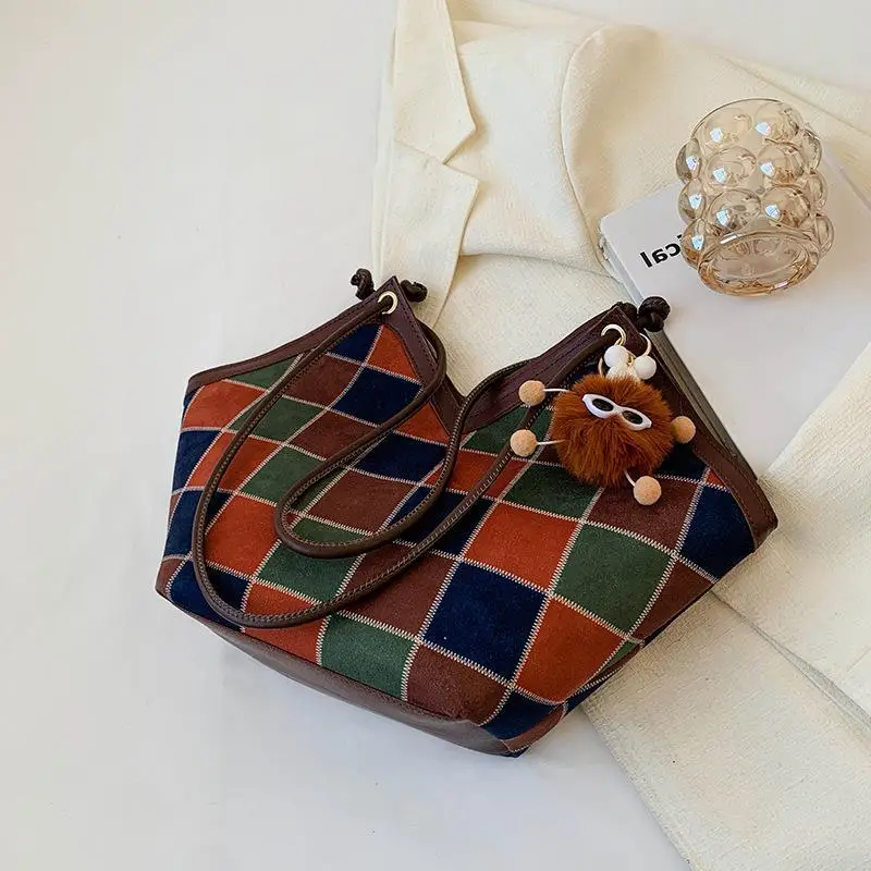 High Capacity Pack 2023 New Fashion Checker Shopping Versatile Shoulder Bag Autumn/Winter Vintage Frosted Underarm Tote Bag