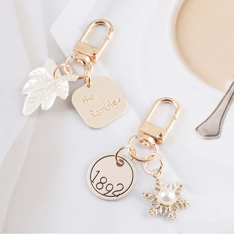 1Pc INS Style Peach Heart Shell Letter Keychain For Phone Bag Decoration Pendant Creative Leaves Pearl Key Ring images - 6