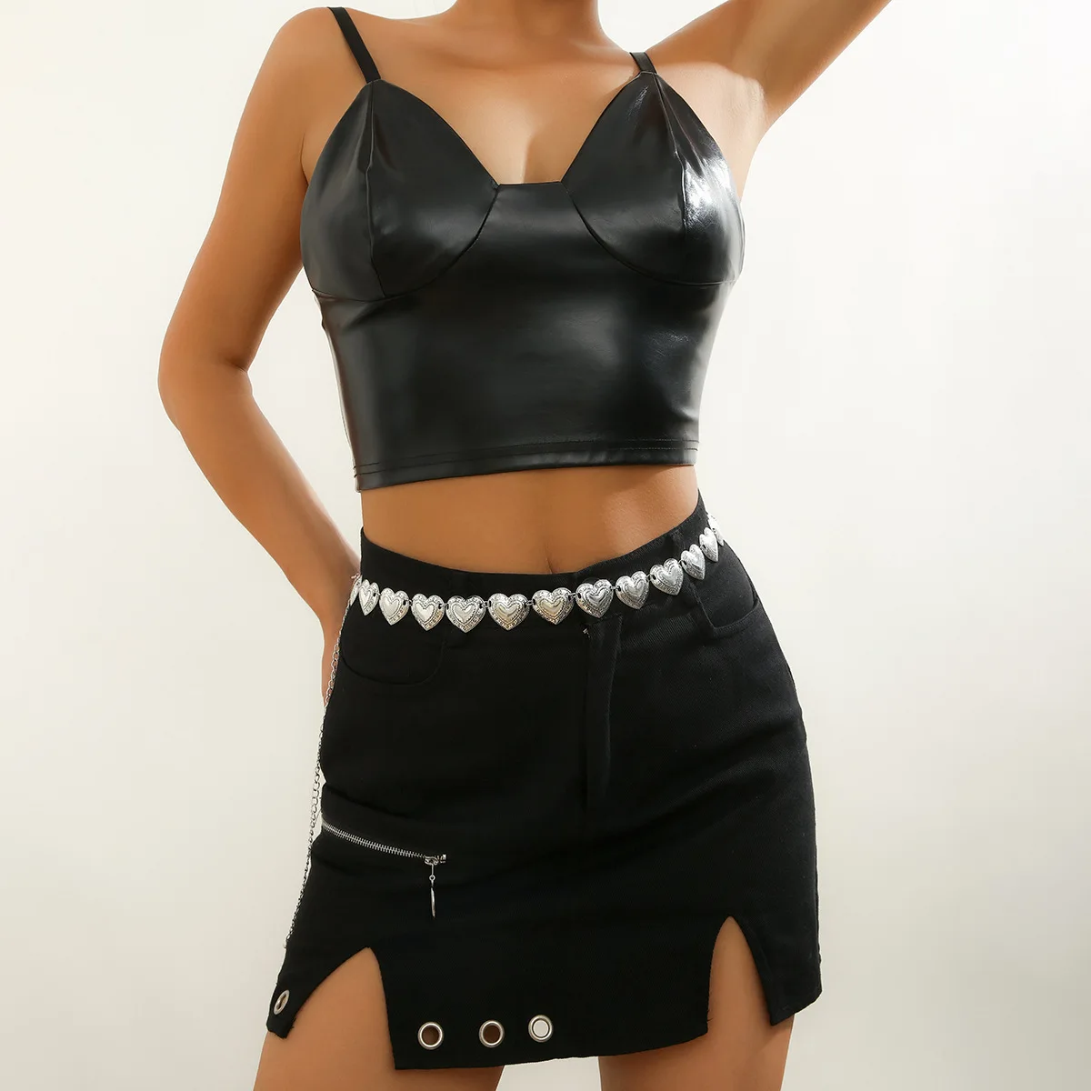 

Punk Retro Metal Love Heart Body Chain for Women Ethnic Wind Trend Carve Geometric Pattern Waist Chain Decorative Chain Jewelry