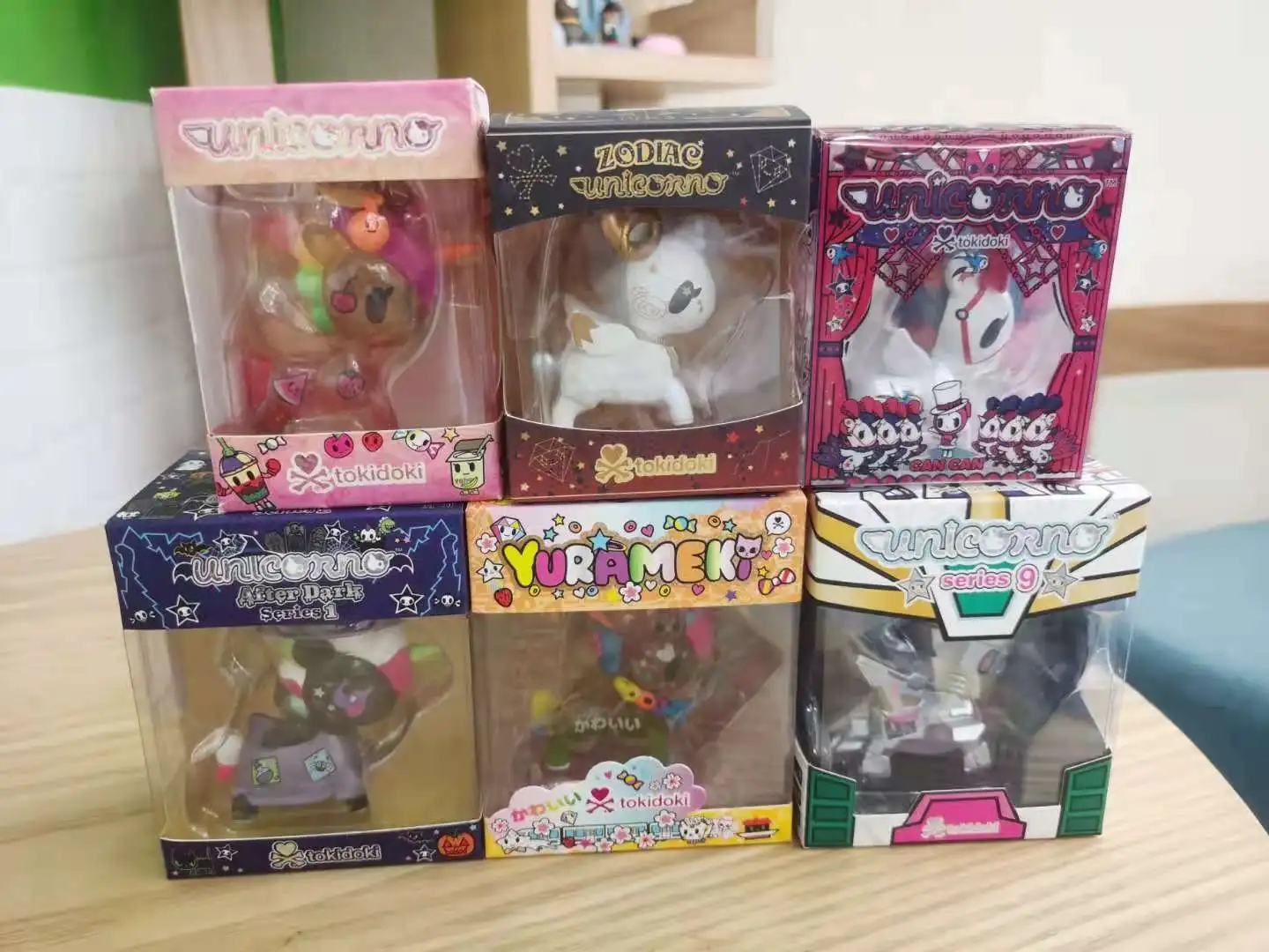 Фото Tokidoki Unicorno Pogo, эксклюзивная коллекционная фигурка с алмазным декором и альтернативными цветами, эксклюзивная для выставки, для взрослых. №2