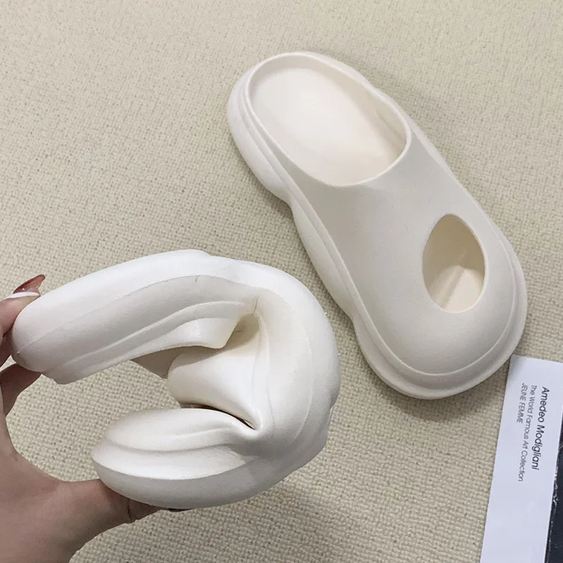 Man Women Hole Slipper 2022 New Aesthetic Thick Sole Sandals Indoor And Outdoor Hollow Out Slippers Women Trend Summer