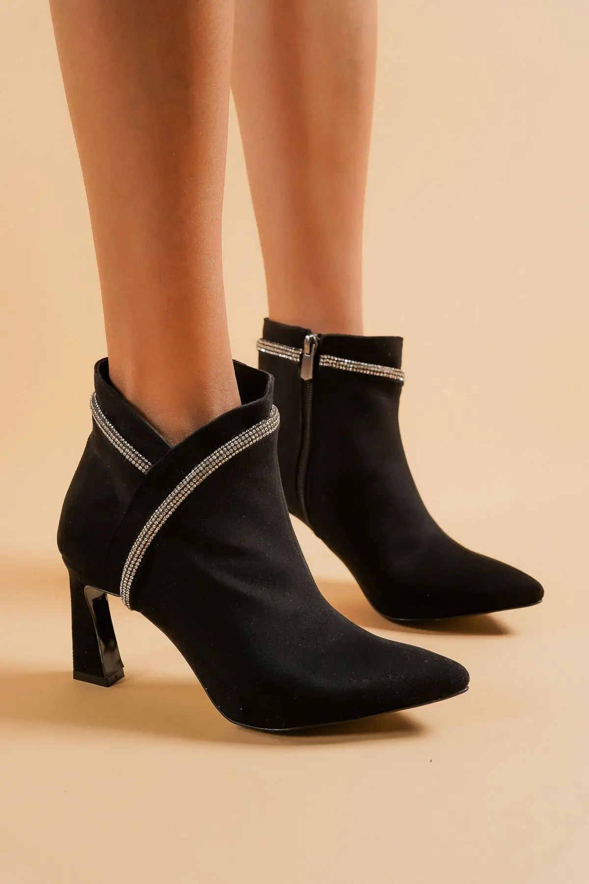 

Women's Fashion Suede Stone Detailed Heels Boots