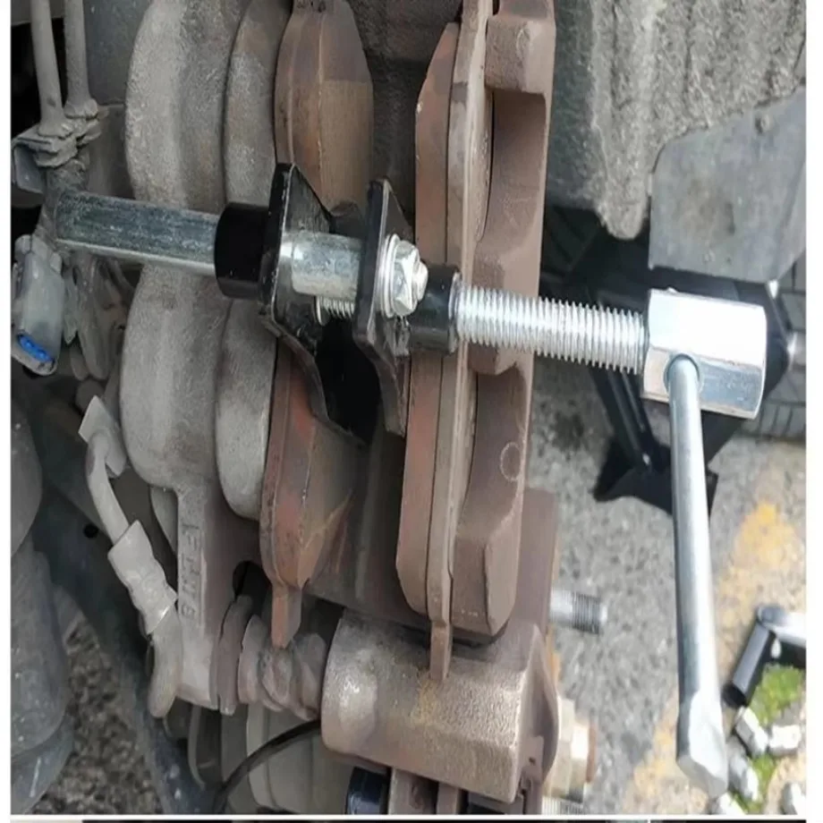 Профессиональный тормозной диск поршневые колодки сепаратор автомобильный