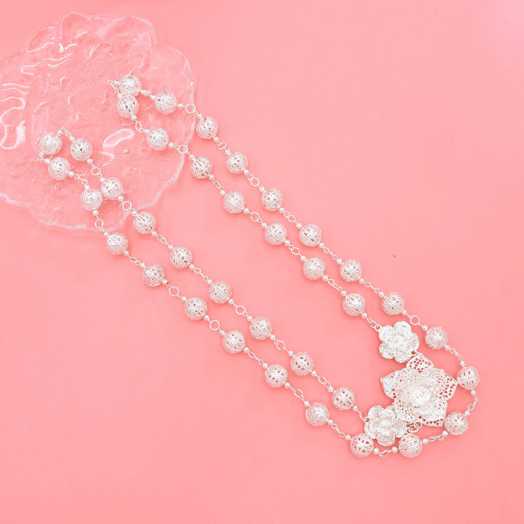 Женская цепочка на плечо с вырезами в этническом стиле