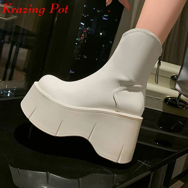 

Ботильоны из коровьей спилковой кожи на очень высоком каблуке с круглым носком