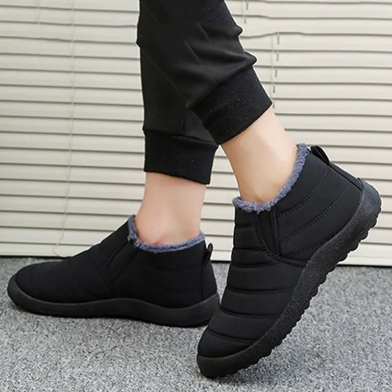 Зимняя обувь женская удобная на плоской подошве с теплым мехом черные мокасины