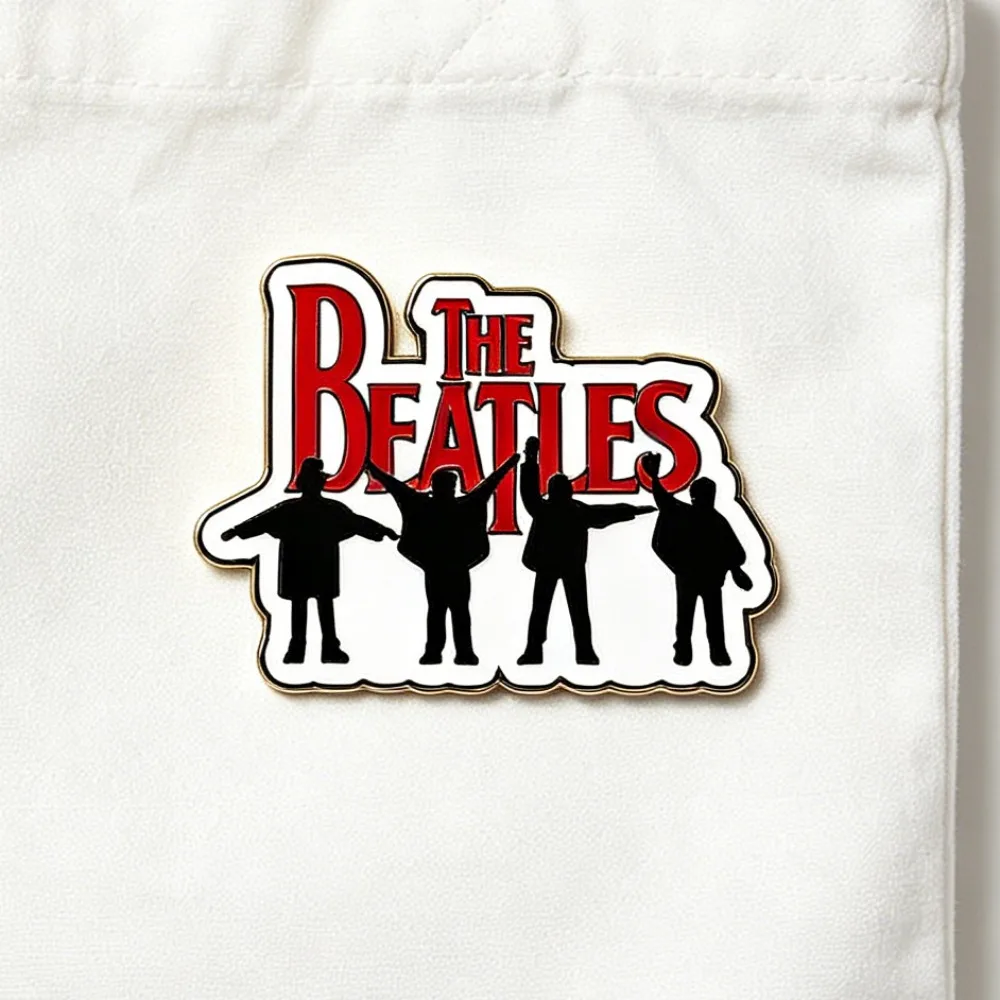 Фото Эмалевый значок The Beatles: классический силуэт группы, брошь-значок для лацкана, для куртки, рюкзака, подарок для фанатов музыки №1