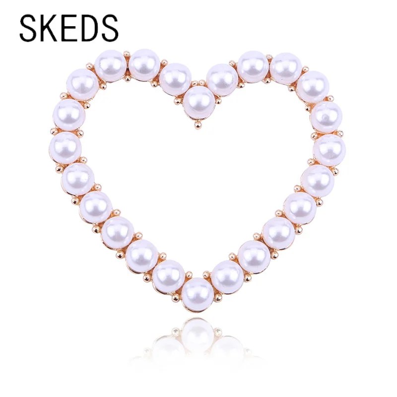 

SKEDS Cute Heart Pearl Fashion Brooches Pins For Women Elegant Exquisite Love Jewelry Wedding Party Brooch Metal Brooches Pins