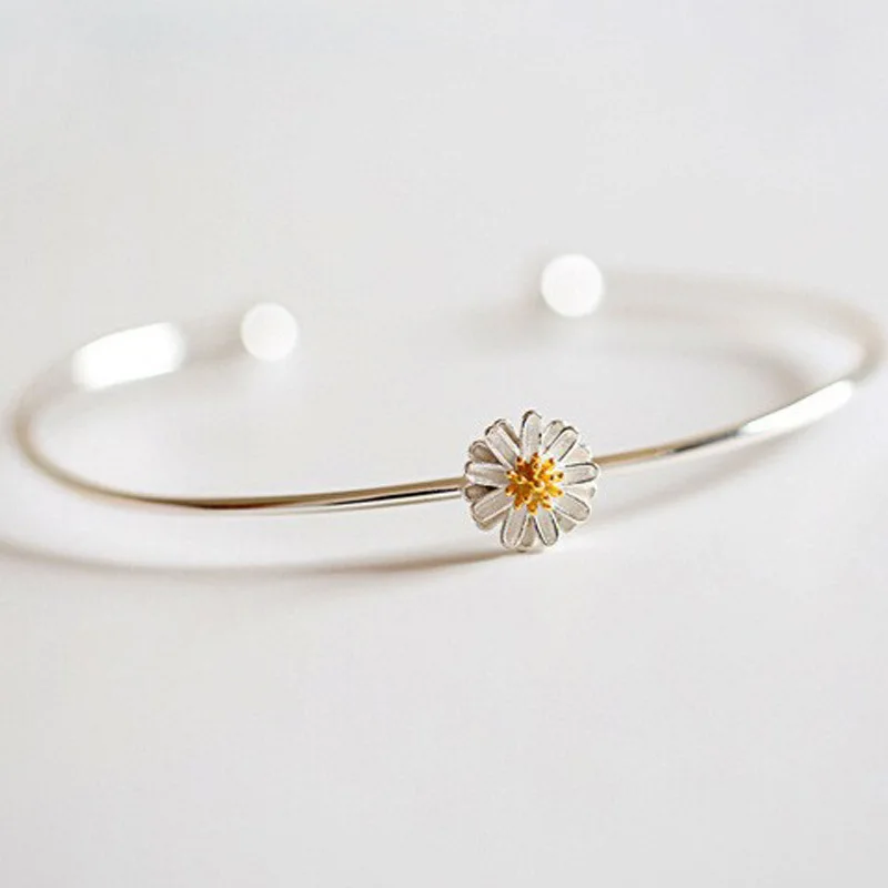 

Korean Style Daisy Flower Charm Bracelet For Women Girls Elegant Sweet Flowers Bangle Wedding Party Statement Jewelry Gifts