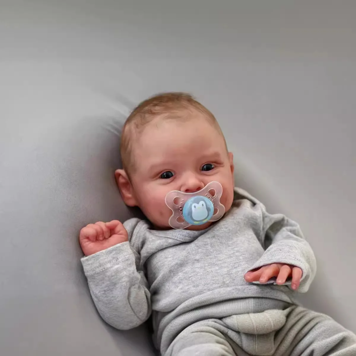 Фото Harper Мягкая силиконовая виниловая кукла Reborn для всего тела для маленьких девочек и мальчиков, реалистичная кукла с раскрашенными волосами для новорожденных, подарки для детей, игрушки №2