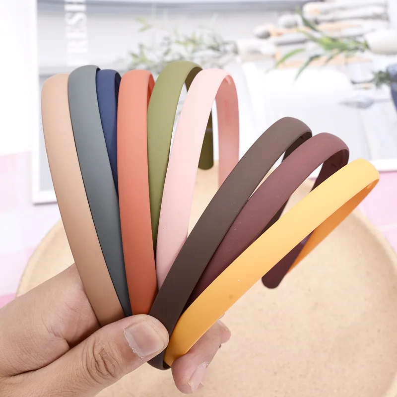 

2022 New Simple Matte Hair Band Girls' Versatile Fashion Style Headwear Fine Hairpin Makeup Face Wash Headband Birthday Gift
