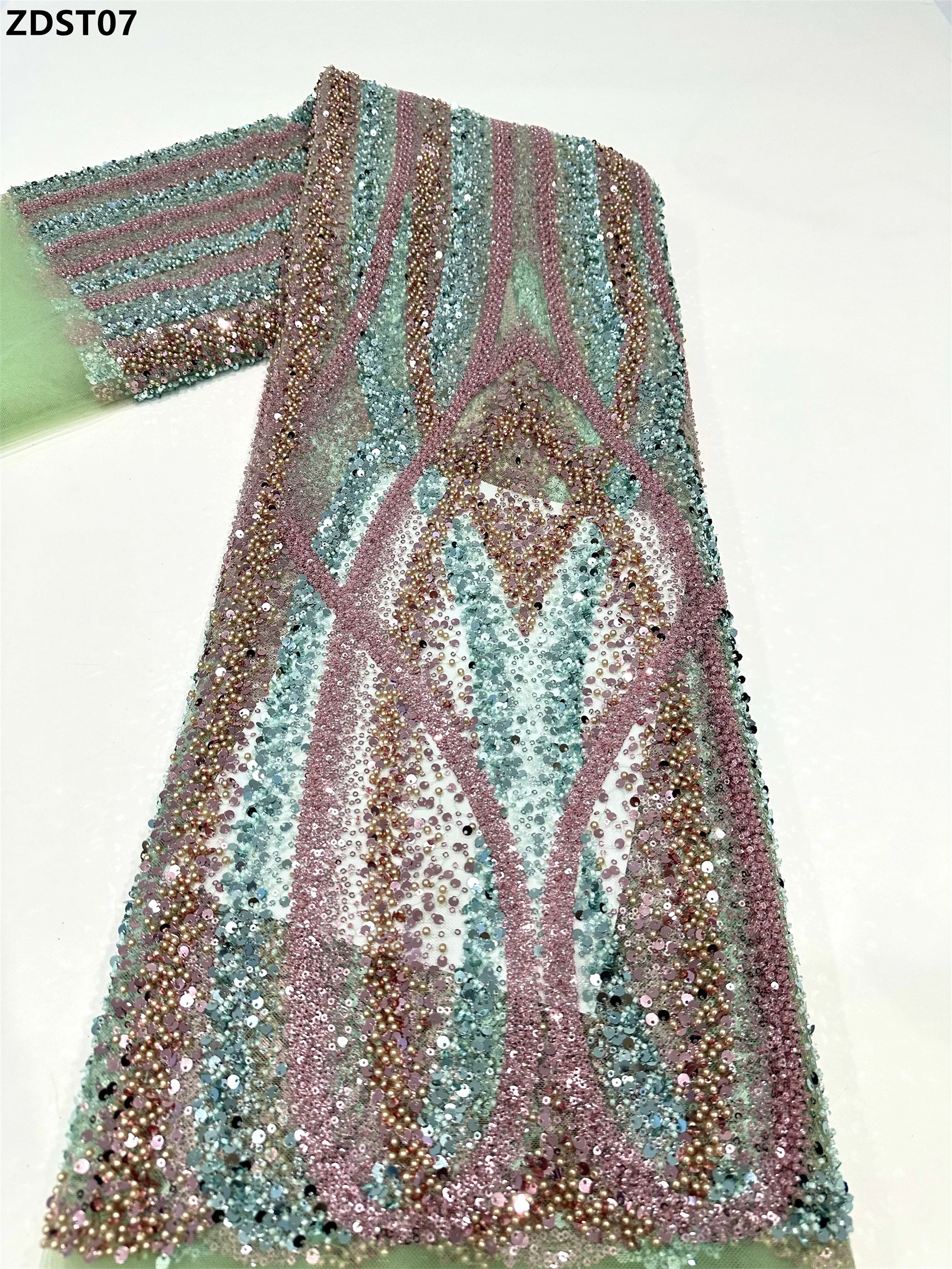 Кружевная ткань с блестками для платья