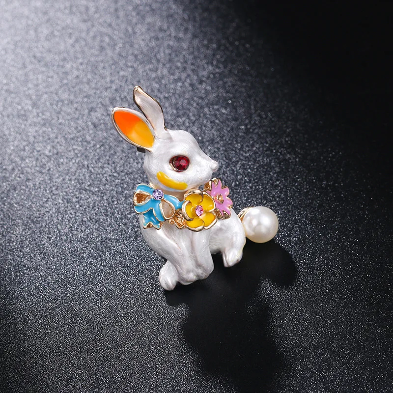 Женская Брошь с эмалью желтого и золотого цвета |