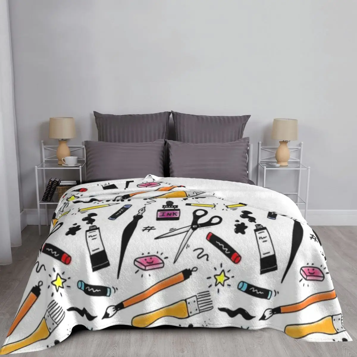 Я люблю художественные принадлежности. Ультрамягкое одеяло из микрофлиса.