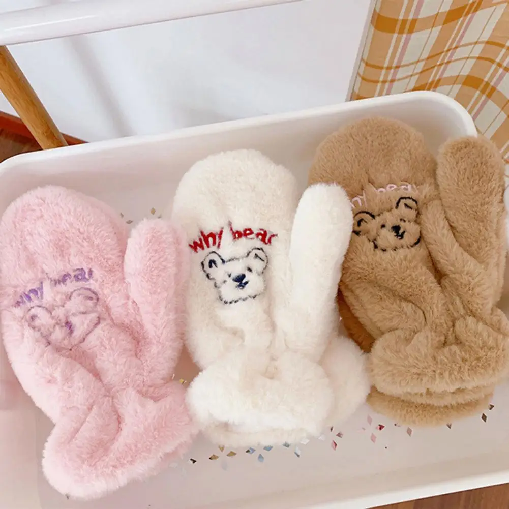 

1 Pair Beautiful Women Mittens Non-shrink Female Mittens Cartoon Bear Embroidery Fall Winter Women Gloves Hands Protection