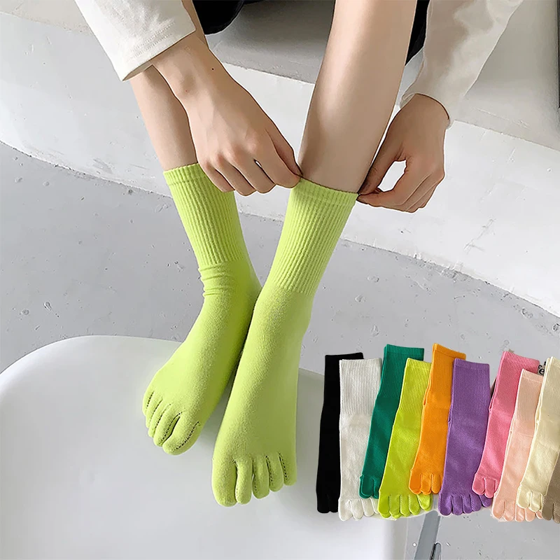 

Носки с пятью пальцами карамельных цветов, дышащие чулочно-носочные изделия для йоги, модные повседневные носки до щиколотки, поглощающие Пот спортивные носки, чулочно-носочные изделия с разрезом