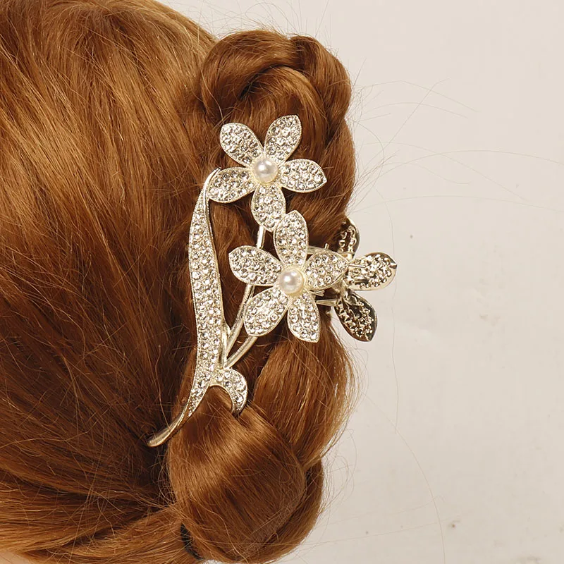 

large Elegant Women Bow Pearl Hair Claw Clips Large flowers pearls Metal Back Head Shark Clip Hairpins Headwear Hair Accessories