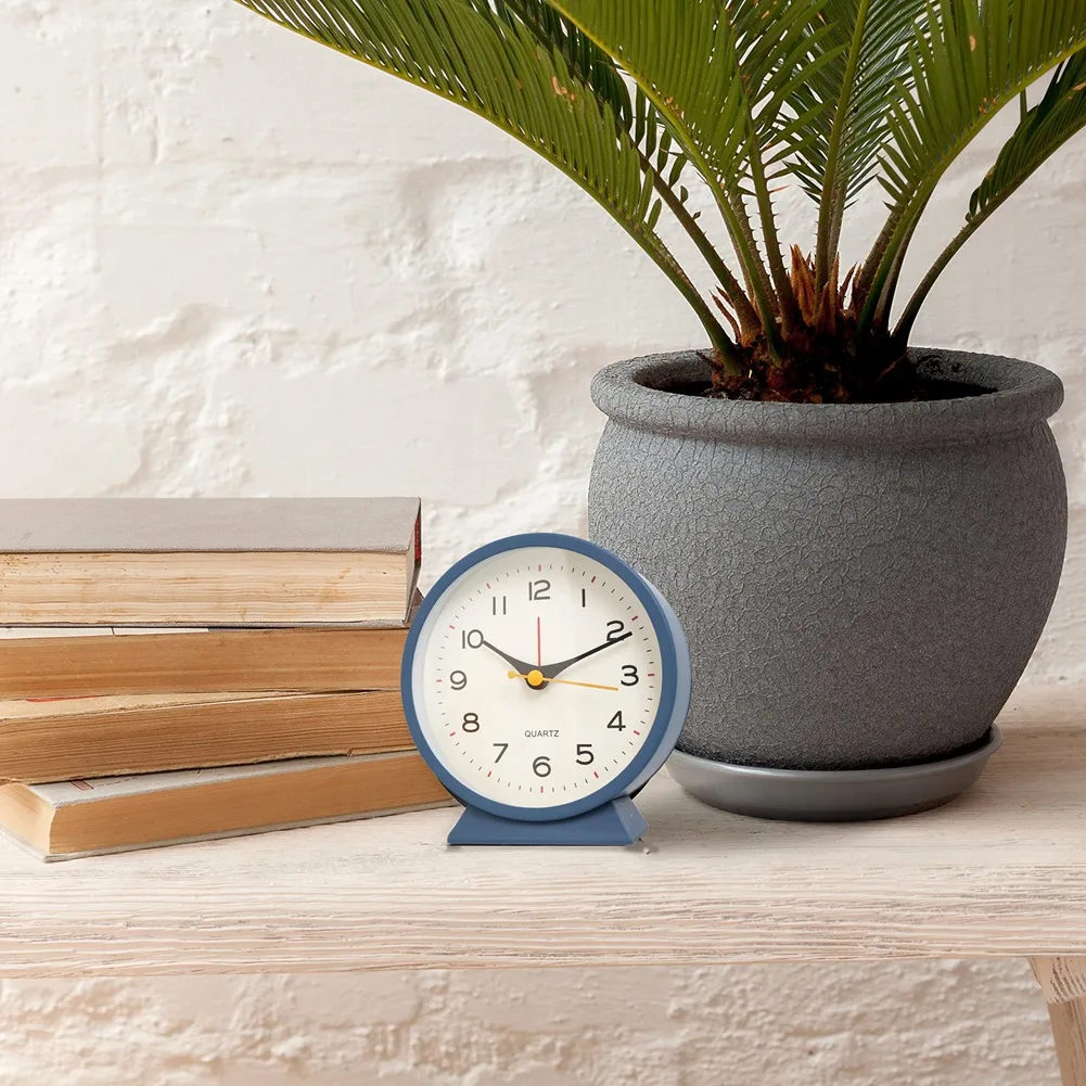 4 5 дюймовый Ретро Аналоговый Будильник на батарейках небольшой тихий