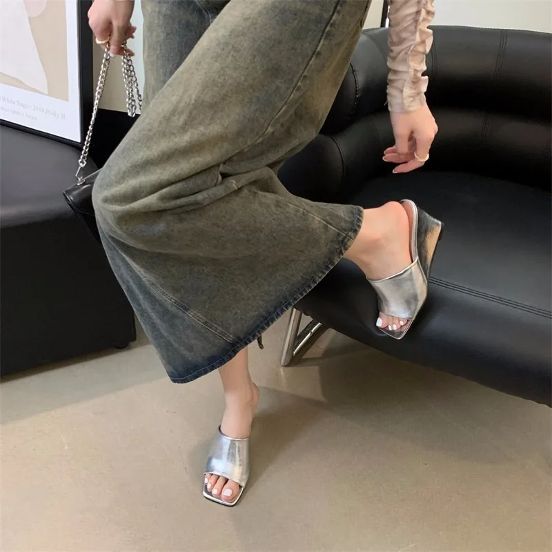 Туфли женские с квадратным носком однотонные на платформе ремешком пятке летняя