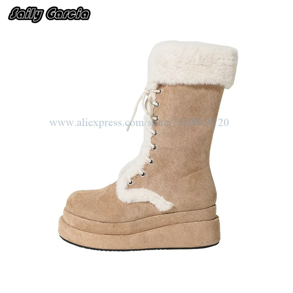 Бежевые короткие плюшевые зимние ботинки на танкетке со шнуровкой спереди