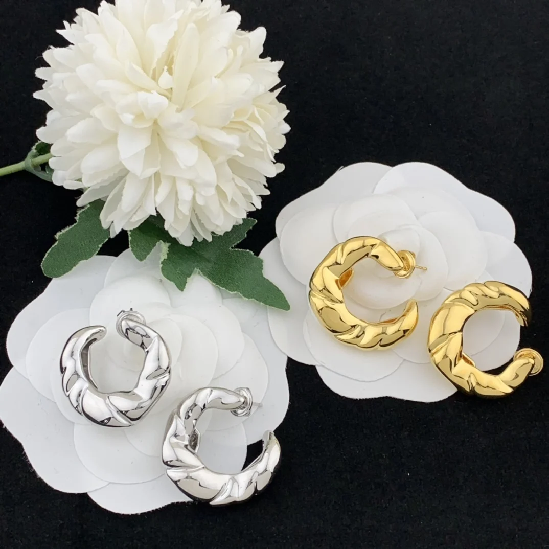 

European and American fashion glossy Moon Earrings