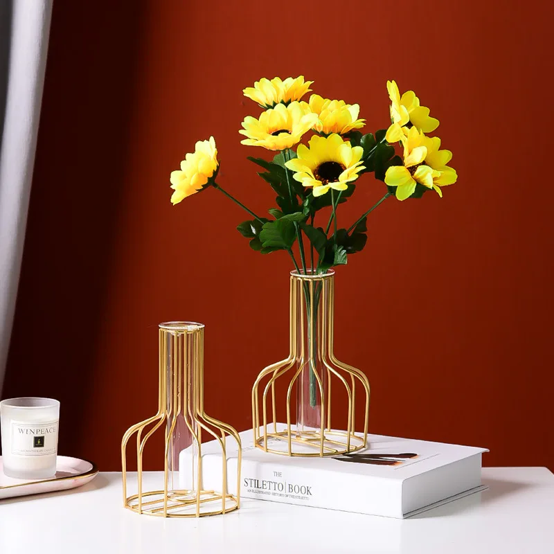 

Iron Art Gold Vase Decoration Home Living Room Dining Table Top Dry Flowers Inserted with Green Pineapple Hydroponic Glass Vase