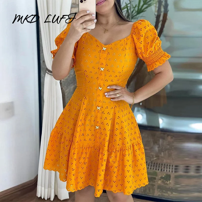 

Женское ажурное платье с рукавами-фонариками