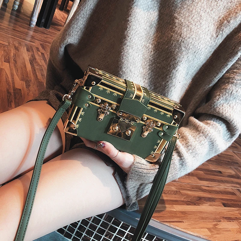 

Vintage Box Messenger Bag Rivet Metal Buckle Luxury Brand Design Metal Style Personalized Simple Fashion Women's Shoulder Bag