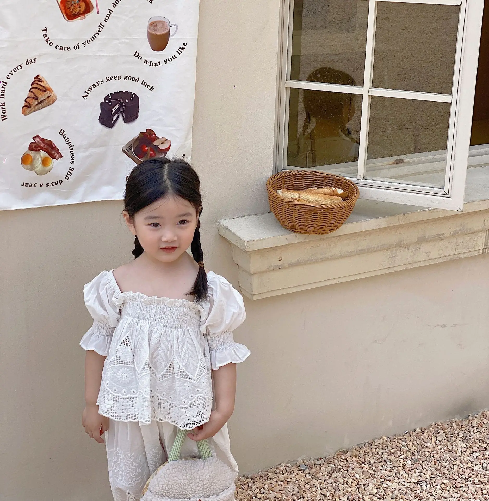 

2022 Summer New Korean Version Girls' Bloomers Suits Kids Off-the-shoulder Shirts Girls Comfortable Casual Girls Home Pants