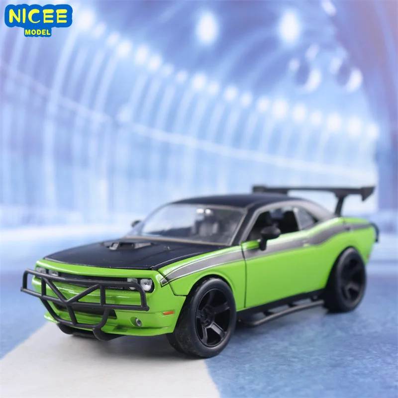 

1:24 Letty's 2011 Dodge Challenger SRT8 Литые и игрушечные автомобили мышечный гоночный автомобиль модель для детей подарок коллекция J199