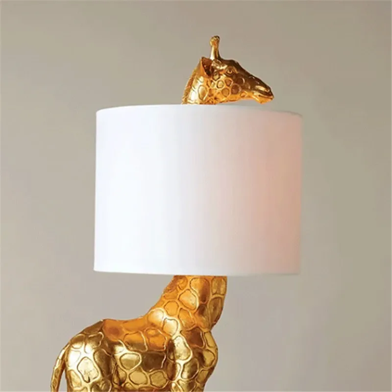 Дизайнерская Настольная лампа с животными искусственная смола золотистая/белая