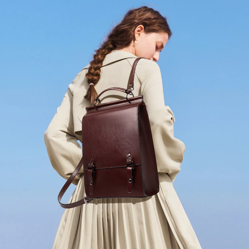 

high quality luxury brand 2023 New Genuine Women's English Style Schoolbag College Students' Computer Simple Cow Leather Backpac