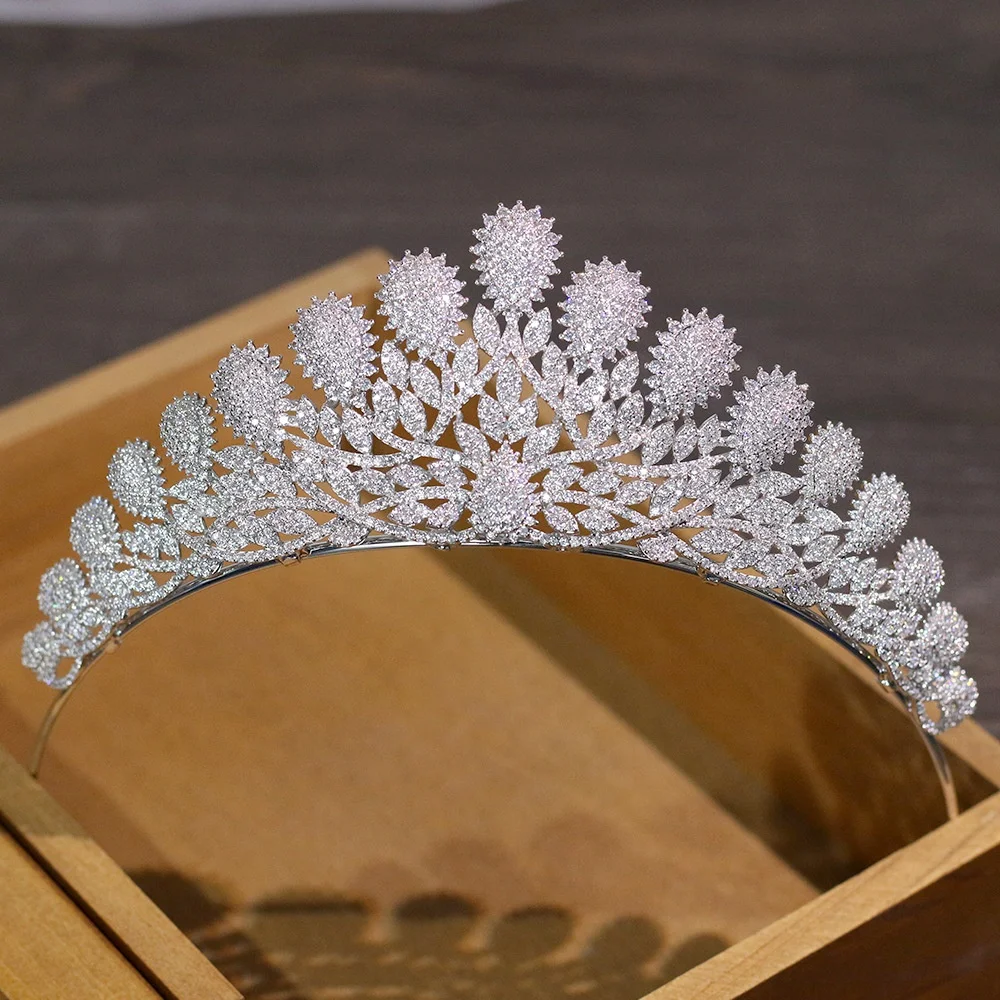 

High-End Micro-Inlaid Full Zircon Bridal Crown Peacock Headdress Wedding Dress Formal Dress Accessories Banquet Gift Jewelry