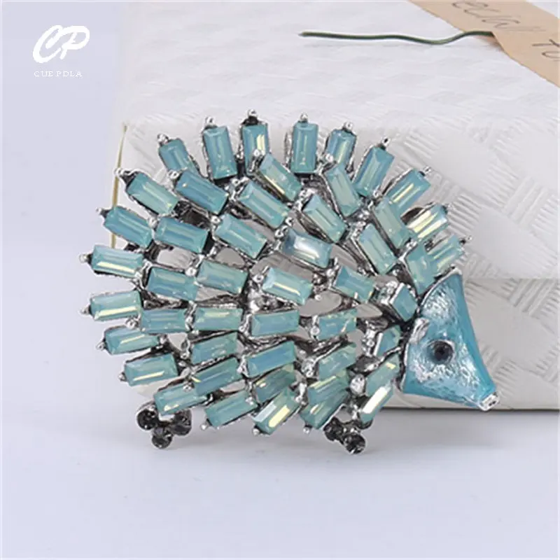 

Creative Cute and Exquisite Rhinestone Hedgehog Brooch Crystal Creative Fashion Personality Coat Coat Clothing Accessories