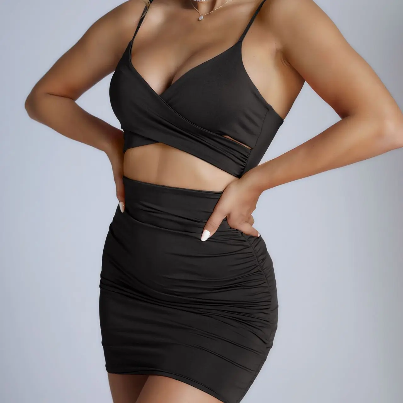 Платье-комбинация женское Плиссированное с глубоким V-образным вырезом и запахом