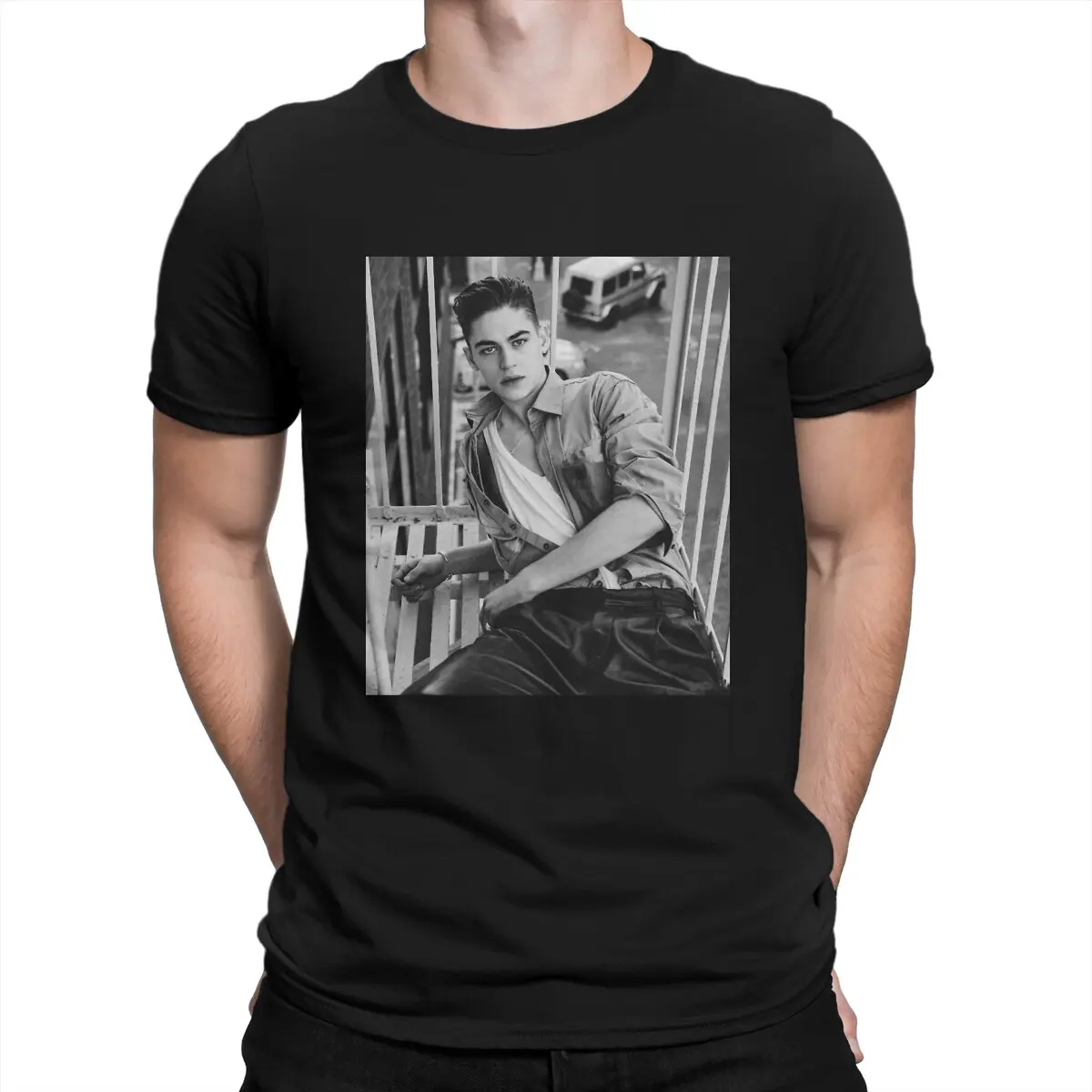 

Awesome Handsome Hero Fiennes Tiffin T-Shirts for Men Round Neck Pure Cotton T Shirt Excellent British Actor Short Sleeve Tees