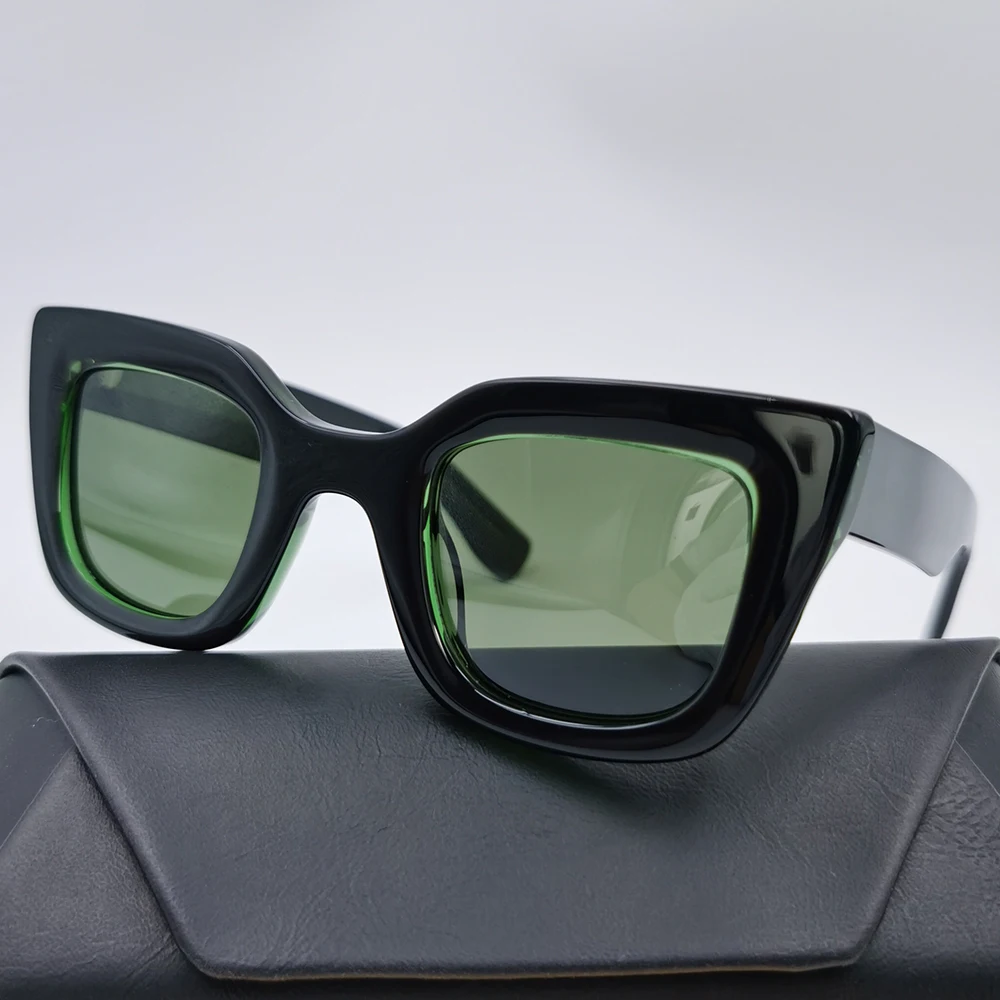 Женские солнцезащитные очки в винтажном стиле