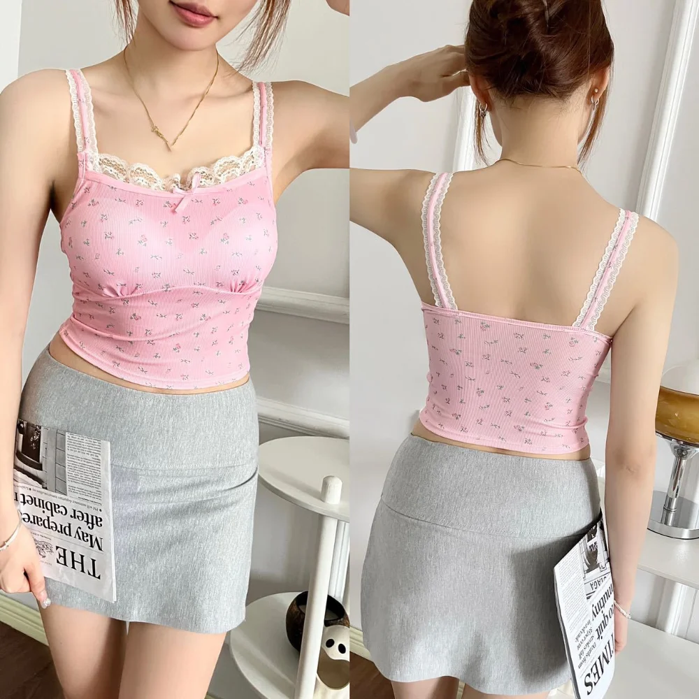 Укороченный топ из мягкого ледяного шелка с цветочным принтом и подушечками