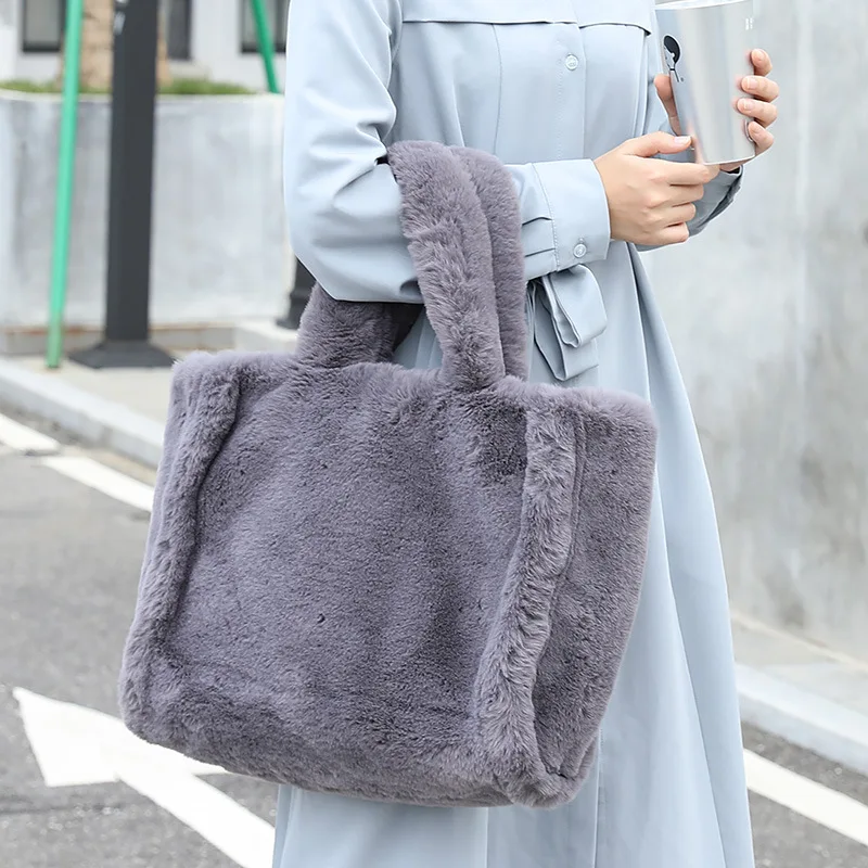 

Fashion High Capacity Totes Luxury Faux Fur Women Handbags Designer Lady Handbags Winter Fluffy Soft Plush Casual Shopper Bag