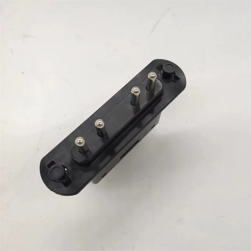 

1 шт. для iveco Daily Positive и отрицательных контактных переключателей