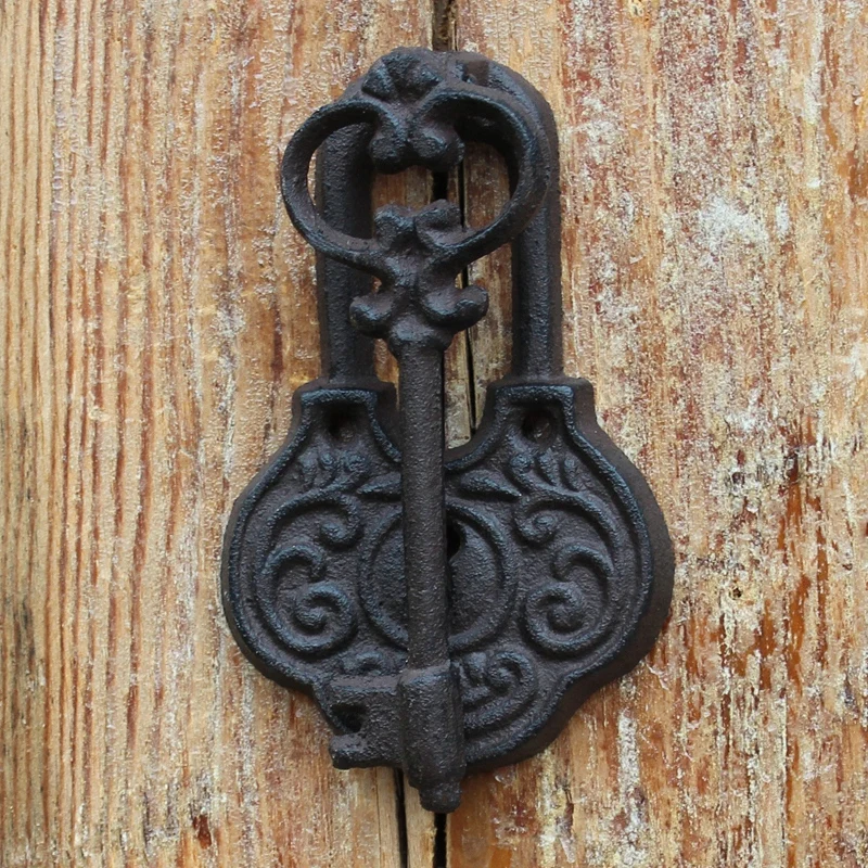 

Rustic Key Lock Cast Iron Door Hand Knocking European Home Garden Decor Heavy Metal Door Handle Farm House Accents Door Handle