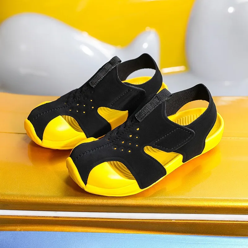 Summer New Boys and Girls' Baotou Sandals Soft and Comfortable Non Slip Beach Shoes Sports Breathable Aircraft Shoes Size 22-33