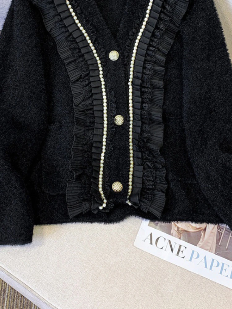 Женский трикотажный кардиган с V-образным вырезом и оборками