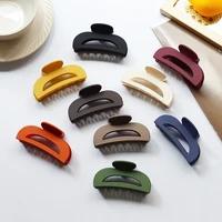 2022 hot selling retro matte solid color hair claw clips half circle hollow big acrylic plain hair clips for women