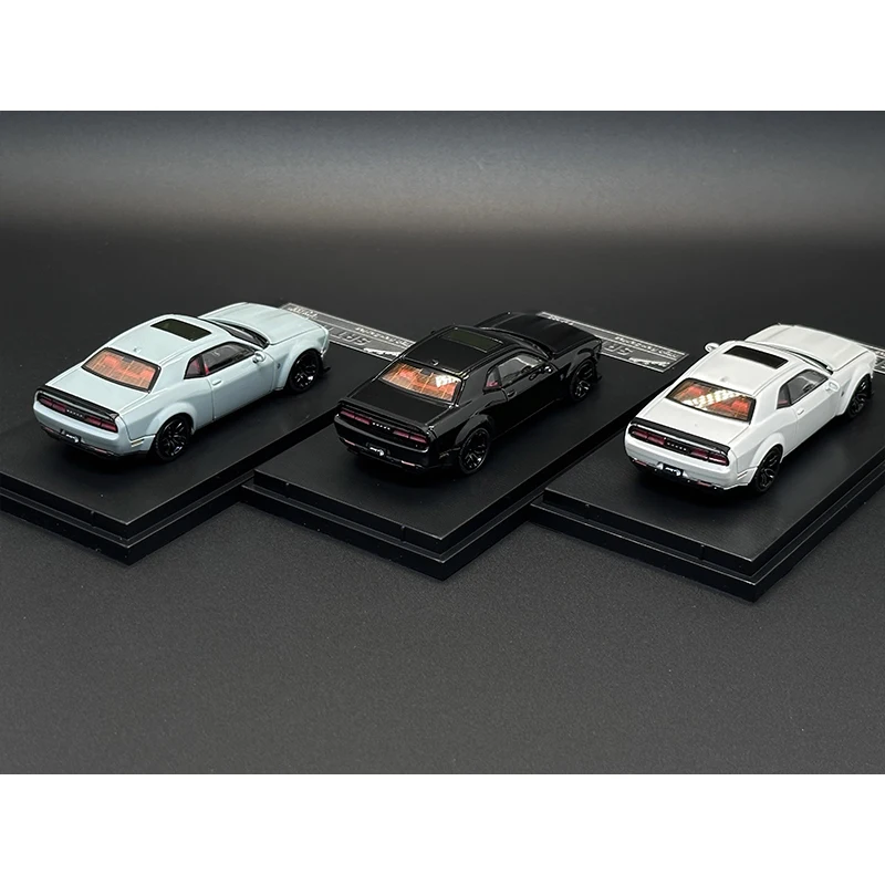 Модель автомобиля SH в наличии 1:64